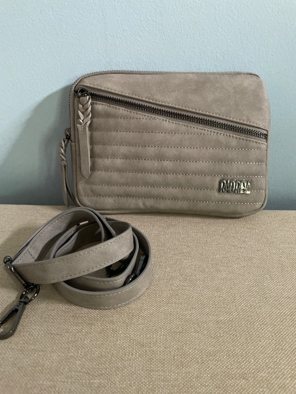 Rad / Rev the Pocket Bag in Concrete